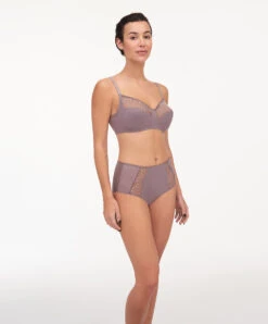 Soutien-gorge Sans Armatures Maintien Chantelle De La Collection Luminesce En Coloris Terre D'ombre Sauvage. 15 Soutien-gorge Sans Armatures Maintien Chantelle De La Collection Luminesce En Coloris Terre D'ombre Sauvage. -Sous Vêtement Soldes Magasin Soutien gorge sans armatures grande taille Chantelle Luminesce terre d ombre taupe C19K20 0C1 6