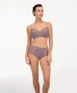 Soutien-gorge Sans Armatures Maintien Chantelle De La Collection Luminesce En Coloris Terre D'ombre Sauvage. 16 Soutien-gorge Sans Armatures Maintien Chantelle De La Collection Luminesce En Coloris Terre D'ombre Sauvage. -Sous Vêtement Soldes Magasin Soutien gorge sans armatures grande taille Chantelle Luminesce terre d ombre taupe C19K20 0C1 7