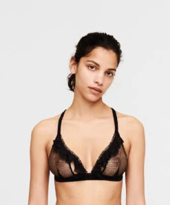 Soutien-gorge Triangle Sans Armature Chantal Thomass De La Collection Lingerie Sexy Abysse, Coloris Noir. -Sous Vêtement Soldes Magasin Soutien gorge sans armatures triangle Chantal Thomass Abysse noir T08E30 011 2