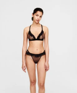 Soutien-gorge Triangle Sans Armature Chantal Thomass De La Collection Lingerie Sexy Abysse, Coloris Noir. -Sous Vêtement Soldes Magasin Soutien gorge sans armatures triangle Chantal Thomass Abysse noir T08E30 011 4