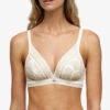 Soutien-gorge Sans Armatures Triangle De La Marque De Lingerie Chantelle, Collection True Lace, Coloris Milk (=nacre). -Sous Vêtement Soldes Magasin Soutien gorge sans armatures triangle Chantelle true lace milk nacre C11M70 0LW 501