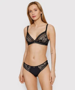 Soutien-gorge Sans Armatures Triangle De La Marque De Lingerie Chantelle, Collection True Lace, Coloris Noir. -Sous Vêtement Soldes Magasin Soutien gorge sans armatures triangle Chantelle true lace noir C11M70 011 3