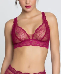 Soutien-gorge Sans Armatures Ligne Sublime En Dentelle De La Marque De Lingerie Française Lise Charmel, Coloris Fuchsia Sublime. 12 Soutien-gorge Sans Armatures Ligne Sublime En Dentelle De La Marque De Lingerie Française Lise Charmel, Coloris Fuchsia Sublime. -Sous Vêtement Soldes Magasin Soutien gorge sans armatures triangle Lise Charmel Sublime en dentelle fuchsia ACH6513 FS 1