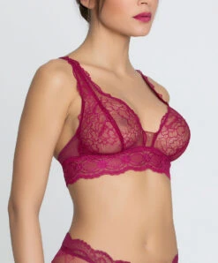 Soutien-gorge Sans Armatures Ligne Sublime En Dentelle De La Marque De Lingerie Française Lise Charmel, Coloris Fuchsia Sublime. 14 Soutien-gorge Sans Armatures Ligne Sublime En Dentelle De La Marque De Lingerie Française Lise Charmel, Coloris Fuchsia Sublime. -Sous Vêtement Soldes Magasin Soutien gorge sans armatures triangle Lise Charmel Sublime en dentelle fuchsia ACH6513 FS 3