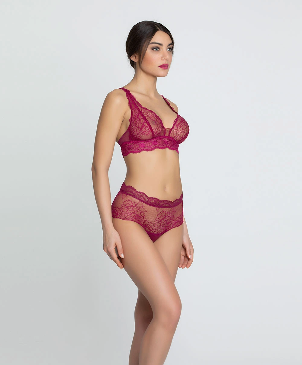Soutien-gorge Sans Armatures Ligne Sublime En Dentelle De La Marque De Lingerie Française Lise Charmel, Coloris Fuchsia Sublime. 10 Soutien-gorge Sans Armatures Ligne Sublime En Dentelle De La Marque De Lingerie Française Lise Charmel, Coloris Fuchsia Sublime. – Image 8