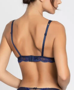 Soutien-gorge Sans Armatures En Soie Lise Charmel Collection Splendeur Soie, Coloris Splendeur Bermudes (=bleu Marine). -Sous Vêtement Soldes Magasin Soutien gorge sans armatures triangle en soie Lise Charmel Splendeur soie bermudes bleu marine ACC6580 BS 502