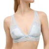 Soutien-gorge Sans Armatures En Soie Lise Charmel Collection Splendeur Soie Coloris Splendeur Azur (bleu Ciel). -Sous Vêtement Soldes Magasin Soutien gorge sans armatures triangle en soie Lise Charmel Splendeur soie bleu azur bleu ciel ACC6580 SZ 1