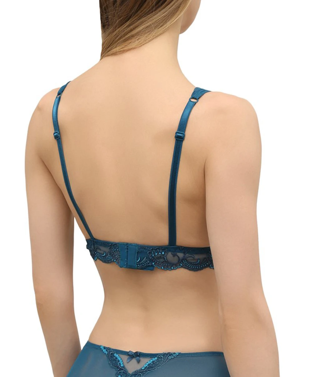Soutien-gorge Sans Armatures En Soie Lise Charmel Collection Splendeur Soie Coloris Cyan à Mi-chemin Entre Le Bleu Et Le Vert, Dans L'esprit D'un Plumage De Paon. 7 Soutien-gorge Sans Armatures En Soie Lise Charmel Collection Splendeur Soie Coloris Cyan à Mi-chemin Entre Le Bleu Et Le Vert, Dans L'esprit D'un Plumage De Paon. – Image 5