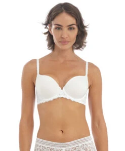 Soutien-gorge Lisse Moulé à Armatures De La Nouvelle Collection De Lingerie Blanche Raffiné De Chez Wacoal.