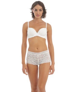 Soutien-gorge Lisse Moulé à Armatures De La Nouvelle Collection De Lingerie Blanche Raffiné De Chez Wacoal. -Sous Vêtement Soldes Magasin Soutien gorge t shirt contour lisse Wacoal Raffine blanc WE148004 WHE 5