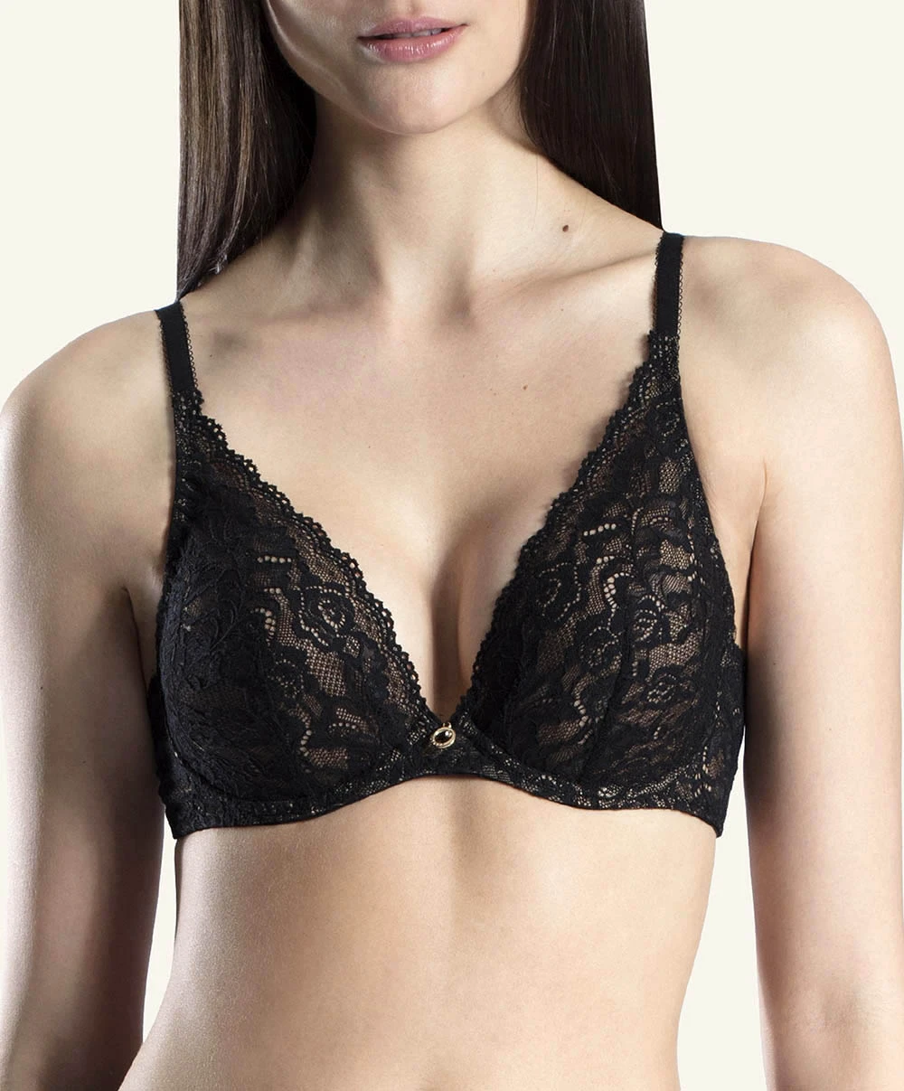 Soutien-gorge Triangle Plongeant De La Collection Lingerie Permanente Rosessence Par Aubade Paris. 3 Soutien-gorge Triangle Plongeant De La Collection Lingerie Permanente Rosessence Par Aubade Paris.