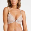 Soutien-gorge Triangle Sans Armatures Aubade De La Collection Velvet Memories. -Sous Vêtement Soldes Magasin Soutien gorge triangle sans armatures velvet memories Aubade champagne rose RB10 DAWN