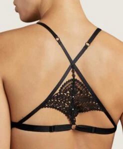 Soutien-gorge Triangle Sexy Sweet Addiction De La Collection D'accessoires Sensuels Les Boîtes à Désir Par Aubade. -Sous Vêtement Soldes Magasin Soutien gorge triangle sexy Sweet Addiction boite a desir Aubade noir P010T NOIR 4