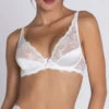 Soutien-gorge Sexy Triangle En Soie Lise Charmel Collection Splendeur Soie Coloris écru Nacre (=ivoire). -Sous Vêtement Soldes Magasin Soutien gorge triangle sexy en soie Lise Charmel Splendeur soie ecru nacre ivoire ACC7480 EN 1