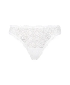 String De La Ligne Lingerie Blanche Destination Futur De Chez Antigel Par Lise Charmel.