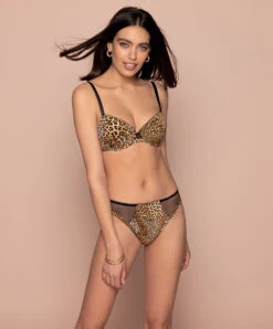 String Collection Libre Panthère Coloris Fauve Et Noir De Chez Antigel Par Lise Charmel. 7 String Collection Libre Panthère Coloris Fauve Et Noir De Chez Antigel Par Lise Charmel. -Sous Vêtement Soldes Magasin String Antigel de Lise Charmel Libre Panthere fauve et noir panthere ECH0038 FN fashion 2