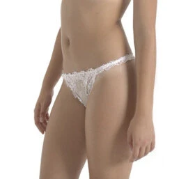 String Mini Ultra-sexy  En Tulle Aux Broderies Baroques, Collection Soir De Venise De Chez Lise Charmel. -Sous Vêtement Soldes Magasin String Sexy Lise Charmel Soir de Venise Blanc ACA0503 BL profil