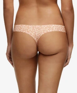 String Léopard Invisible Collection Soft Stretch De Chez Chantelle Paris.  -Sous Vêtement Soldes Magasin String taille basse Chantelle soft stretch leo neutral panthere C11D90 0QR 2