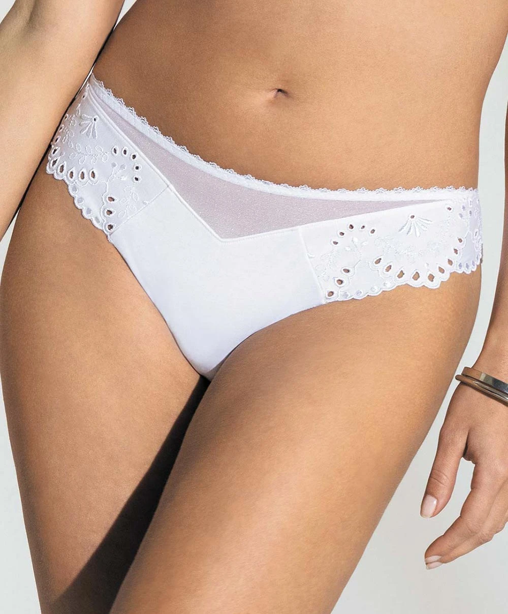 String Tanga Antinéa De Lise Charmel Collection Un Amour De Coton, En Jersey De Coton Doux Et Extensible Pour Un Bien-être Incomparable. 3 String Tanga Antinéa De Lise Charmel Collection Un Amour De Coton, En Jersey De Coton Doux Et Extensible Pour Un Bien-être Incomparable.