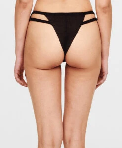 String Chantal Thomass De La Collection Lingerie Sexy Abysse, Coloris Noir. -Sous Vêtement Soldes Magasin Tanga Chantal Thomass Abysse noir T08E70 011 2
