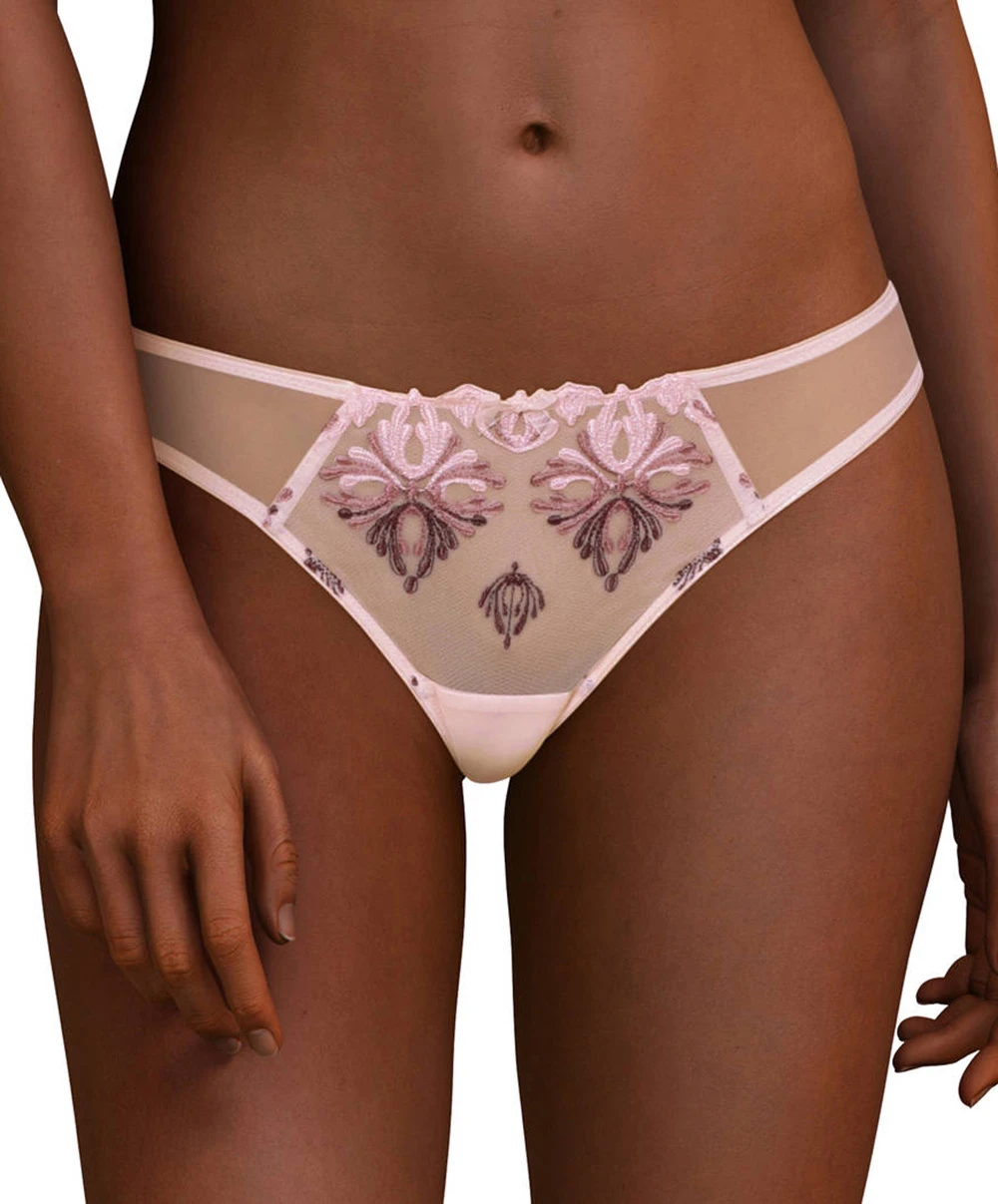 Tanga Rose Perle Collection Champs Elysées De La Marque De Lingerie Chantelle. 3 Tanga Rose Perle Collection Champs Elysées De La Marque De Lingerie Chantelle.