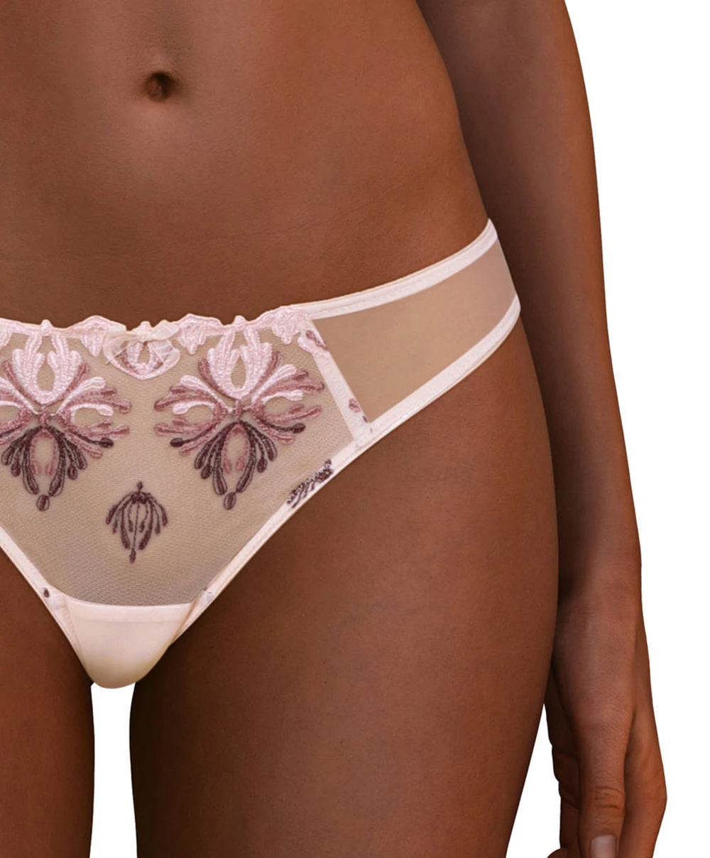 Tanga Rose Perle Collection Champs Elysées De La Marque De Lingerie Chantelle. 5 Tanga Rose Perle Collection Champs Elysées De La Marque De Lingerie Chantelle. – Image 3