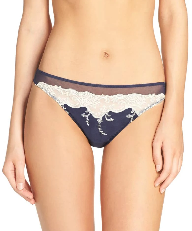 Tanga Splendeur Soie De La Marque Lise Charmel. 3 Tanga Splendeur Soie De La Marque Lise Charmel.