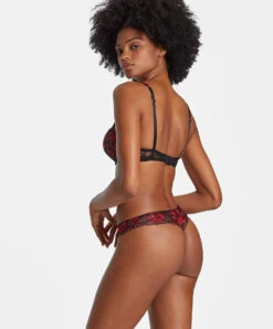 Tanga Sexy Collection Mélodie D'Été De Chez Aubade, Coloris Black Cherry. 15 Tanga Sexy Collection Mélodie D'Été De Chez Aubade, Coloris Black Cherry. -Sous Vêtement Soldes Magasin Tanga Melodie d ete black cherry Aubade rouge et noir IC26 BCHE 4