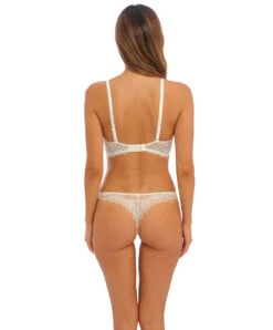 Tanga Wacoal De La Collection Lace Perfection, Coloris Gardenia (=ivoire). -Sous Vêtement Soldes Magasin Tanga Wacoal Lace Perfection gardenia ivoire WE135007 GAD 104