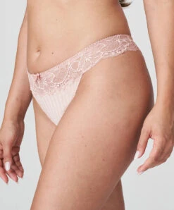 Tanga Dentelle Collection Madison De Chez PrimaDonna En Coloris Rose Poudré. -Sous Vêtement Soldes Magasin Tanga dentelle PrimaDonna Madison rose poudre 0662125 PWD 503
