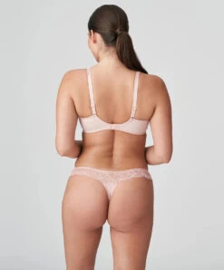 Tanga Dentelle Collection Madison De Chez PrimaDonna En Coloris Rose Poudré. -Sous Vêtement Soldes Magasin Tanga dentelle PrimaDonna Madison rose poudre 0662125 PWD 506