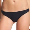 Tanga Invisible Collection De Lingerie Essentielle Intuition Par Wacoal Lingerie, Coloris Toasted Beige (=peau). -Sous Vêtement Soldes Magasin Tanga invisible Wacoal Intuition toasted black noir WE108027 BLK 1