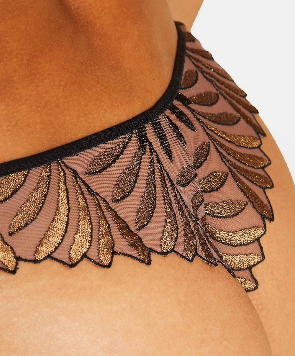 Tanga Aubade X Iris Van Herpen Collection Sensory Illusion. 3 Tanga Aubade X Iris Van Herpen Collection Sensory Illusion.