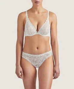 Tanga Sexy De La Collection Lingerie Permanente Rosessence Par Aubade Paris. 9 Tanga Sexy De La Collection Lingerie Permanente Rosessence Par Aubade Paris. -Sous Vêtement Soldes Magasin Tanga sexy Rosessence opale Aubade nacre HK26 OPAL 14