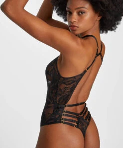 Body Aubade De La Collection Boites à Désir Twist And Love. -Sous Vêtement Soldes Magasin body twist and love Boite a desir Aubade noir P086R NOIR 5